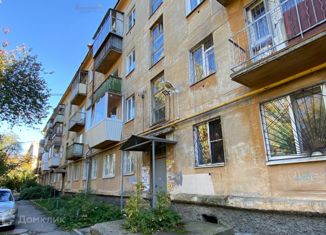 Продается двухкомнатная квартира, 42 м2, Екатеринбург, улица Отто Шмидта, 74, улица Отто Шмидта