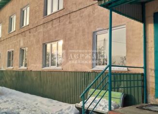 Продаю двухкомнатную квартиру, 48 м2, село Топки, улица Микрорайон, 1