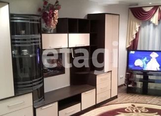 Сдам 2-ком. квартиру, 80 м2, Красноярск, улица Авиаторов, 39