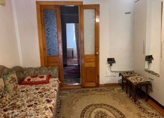 Продажа трехкомнатной квартиры, 55 м2, Владикавказ, улица Ватутина, 86