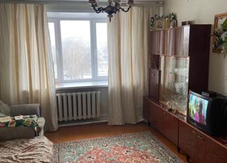 Двухкомнатная квартира на продажу, 49.7 м2, поселок городского типа Новосемейкино, Советская улица, 42