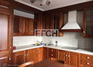 Четырехкомнатная квартира в аренду, 160 м2, Москва, улица Генерала Белобородова, 17, район Митино