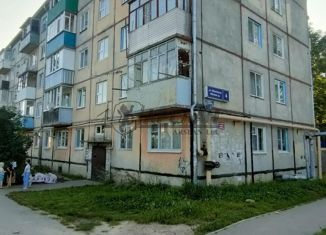 Продается 1-комнатная квартира, 30.2 м2, село Высокая Гора, Юбилейная улица, 4