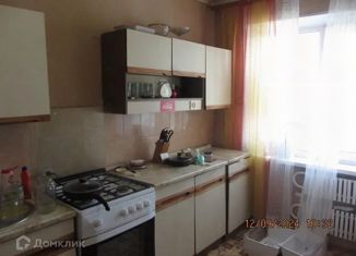 Продам трехкомнатную квартиру, 59 м2, Курск, проспект Энтузиастов, 5