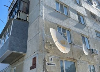 Продажа 3-ком. квартиры, 56.1 м2, Большой Камень, улица Дзержинского, 5