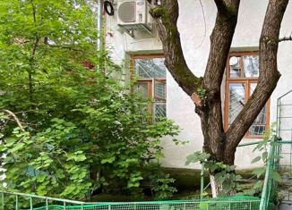 Продается 2-комнатная квартира, 49.8 м2, Симферополь, улица Жуковского, 16, Центральный район