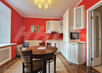 Продам 1-комнатную квартиру, 44 м2, Нижний Новгород, улица Ванеева, 231, улица Ванеева