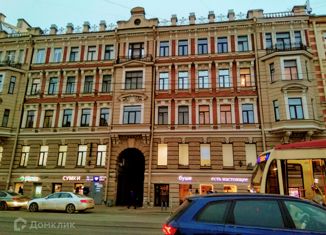 Продам 4-комнатную квартиру, 139 м2, Санкт-Петербург, Средний проспект Васильевского острова, 33, метро Василеостровская