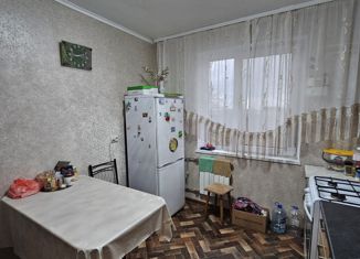 Двухкомнатная квартира на продажу, 50.3 м2, поселок городского типа Мирный, улица Сырникова, 27