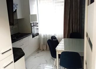 Сдается в аренду 3-ком. квартира, 64 м2, Симферополь, улица 1-й Конной Армии, 39