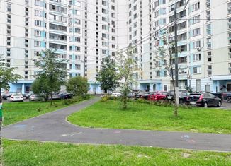 Продажа трехкомнатной квартиры, 100 м2, Москва, улица Маршала Савицкого, 22к1, улица Маршала Савицкого