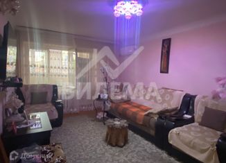 Продаю 2-комнатную квартиру, 50 м2, Беслан, улица Мира, 6