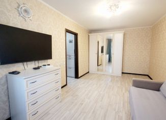 Продам двухкомнатную квартиру, 43 м2, Мурманск, улица Капитана Орликовой, 60