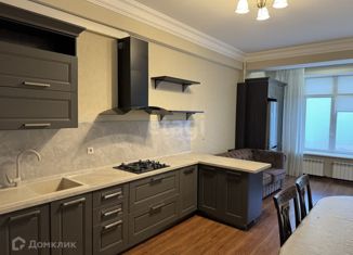 Продается 2-ком. квартира, 94 м2, Каспийск, улица М. Халилова, 44А