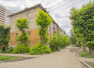 Продаю 4-ком. квартиру, 62 м2, Екатеринбург, Кишинёвская улица, 54, Кишинёвская улица