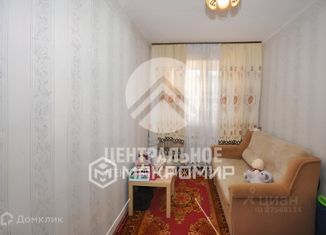 Продаю 2-комнатную квартиру, 38 м2, Новосибирск, улица Бурденко, 15, улица Бурденко