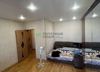 Продается 1-ком. квартира, 32 м2, посёлок Строитель, микрорайон Южный, 15