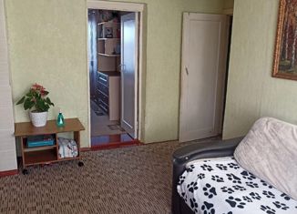 3-комнатная квартира на продажу, 50.4 м2, поселок Западный, Молодёжная улица, 6