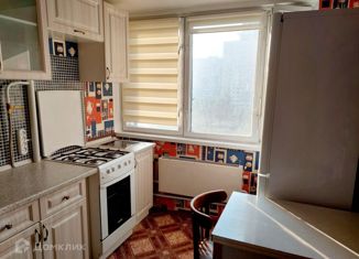 Сдается трехкомнатная квартира, 55 м2, Москва, улица Обручева, 12, улица Обручева