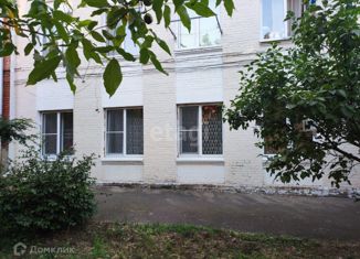 Продаю двухкомнатную квартиру, 34.4 м2, Майкоп, улица Ленина, 6