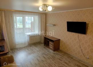 Продажа 2-комнатной квартиры, 62.1 м2, Барнаул, Индустриальный район, Лазурная улица, 56