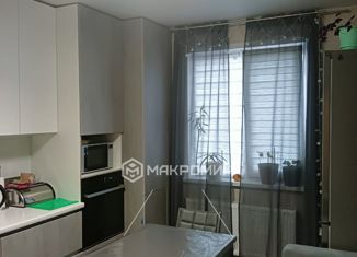 Продам 2-комнатную квартиру, 58.8 м2, деревня Куюки, 13-й квартал, 6, ЖК Светлый