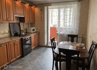 Продается 2-ком. квартира, 61.7 м2, посёлок Мичуринский, улица Андрея Рублёва, 5