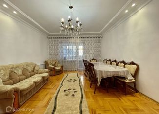 Продам трехкомнатную квартиру, 125.1 м2, Карачаево-Черкесия, улица Космонавтов, 32
