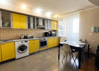 Продам трехкомнатную квартиру, 81 м2, Краснодар, улица Тюляева, 2/1, улица Тюляева