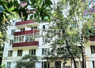 Продается трехкомнатная квартира, 63 м2, Москва, Солнечногорская улица, 13, метро Селигерская