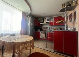 Продаю четырехкомнатную квартиру, 64.1 м2, Владимирская область, Комсомольская улица, 100