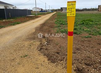 Продам участок, 4.5 сот., поселок городского типа Новофёдоровка, улица Пехотинцев, 18