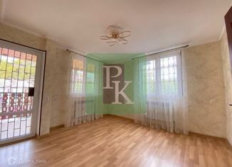 Продаю четырехкомнатную квартиру, 108 м2, Симферополь, Севастопольская улица, 12, Центральный район