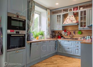 Продается 2-ком. квартира, 66.3 м2, Москва, улица Петра Романова, 11, улица Петра Романова