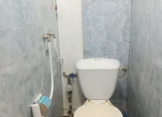 Продам 2-ком. квартиру, 54.1 м2, Кировград, Набережная улица, 2