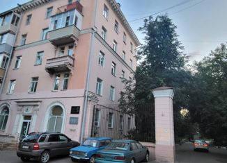 Продаю двухкомнатную квартиру, 56.6 м2, Дзержинский, улица Академика Жукова, 38