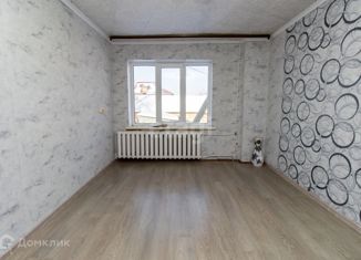 Продаю трехкомнатную квартиру, 54.2 м2, рабочий посёлок Саргатское, Октябрьская улица, 38