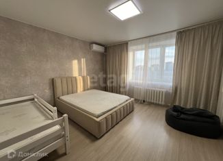 Аренда 1-ком. квартиры, 45 м2, Тюмень, улица Николая Зелинского, 21