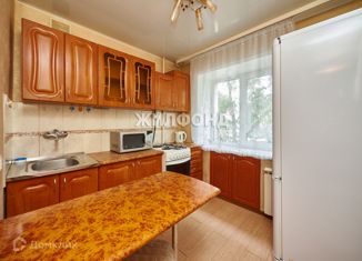 Продается двухкомнатная квартира, 46 м2, Новосибирск, улица Сибиряков-Гвардейцев, 40, метро Студенческая