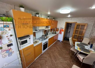 Продается трехкомнатная квартира, 62 м2, село Краснохолмский, улица Губкина, 5