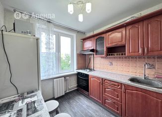 Аренда трехкомнатной квартиры, 50 м2, Москва, Медынская улица, 2к1, Медынская улица