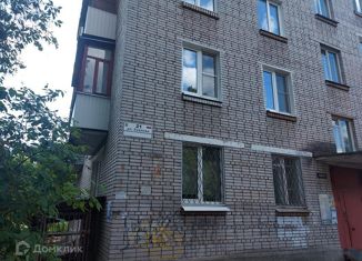 Продам 2-комнатную квартиру, 42 м2, Гатчина, улица Хохлова, 21