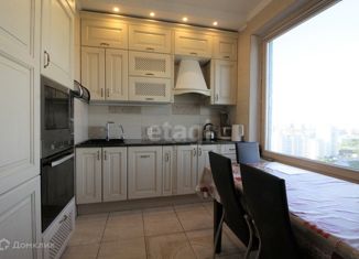 Продаю 2-ком. квартиру, 66.8 м2, Москва, улица Народного Ополчения, 11, метро Народное Ополчение