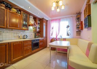 Продам 3-комнатную квартиру, 88 м2, Екатеринбург, улица Чекистов, 5, улица Чекистов