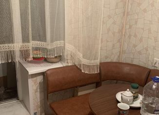 Продаю 1-комнатную квартиру, 28 м2, Нижний Новгород, улица Александра Люкина, 5, улица Александра Люкина