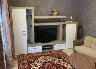 Сдам в аренду 2-комнатную квартиру, 40 м2, Евпатория, улица Кирова, 5