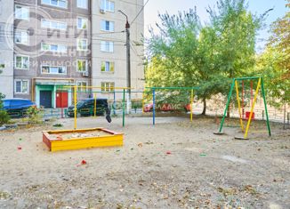 Продам 2-ком. квартиру, 53 м2, Воронеж, улица Хользунова, 125