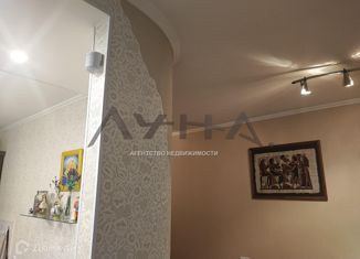 Трехкомнатная квартира на продажу, 107.1 м2, Набережные Челны, улица Батенчука, 25А