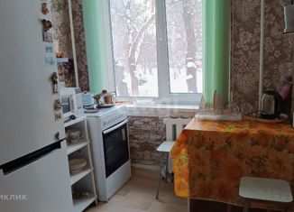 Сдаю однокомнатную квартиру, 30 м2, Новосибирск, улица Доватора, 15, метро Золотая Нива