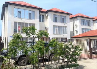 Продается двухкомнатная квартира, 50.6 м2, село Витязево, улица Комарова, 48